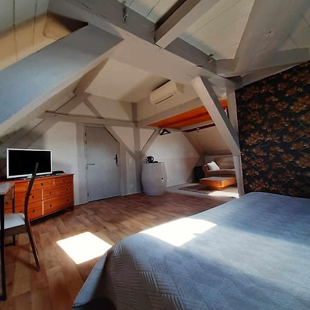 Le Domaine Des Papillons Hotell Beaujeu-Saint-Vallier-et-Pierrejux Exteriör bild
