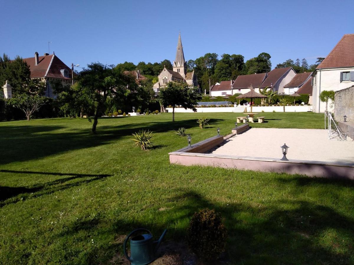 Le Domaine Des Papillons Hotell Beaujeu-Saint-Vallier-et-Pierrejux Exteriör bild