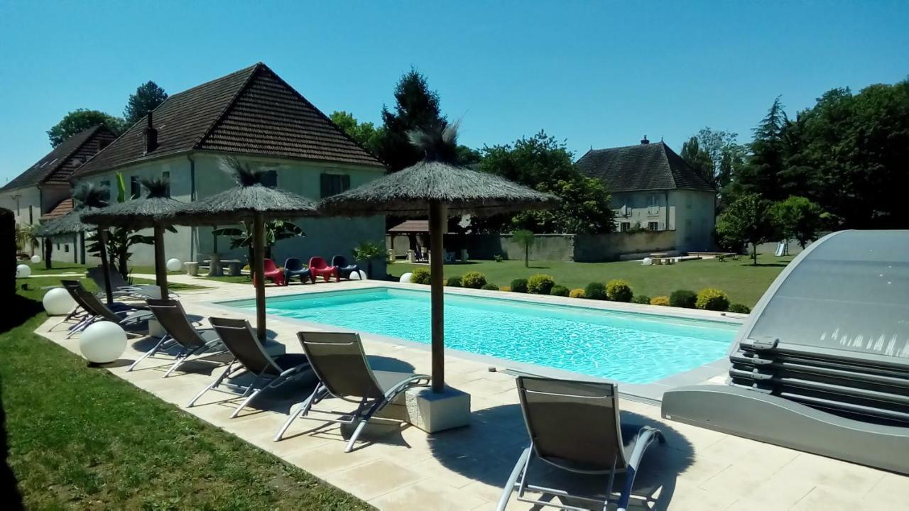 Le Domaine Des Papillons Hotell Beaujeu-Saint-Vallier-et-Pierrejux Exteriör bild