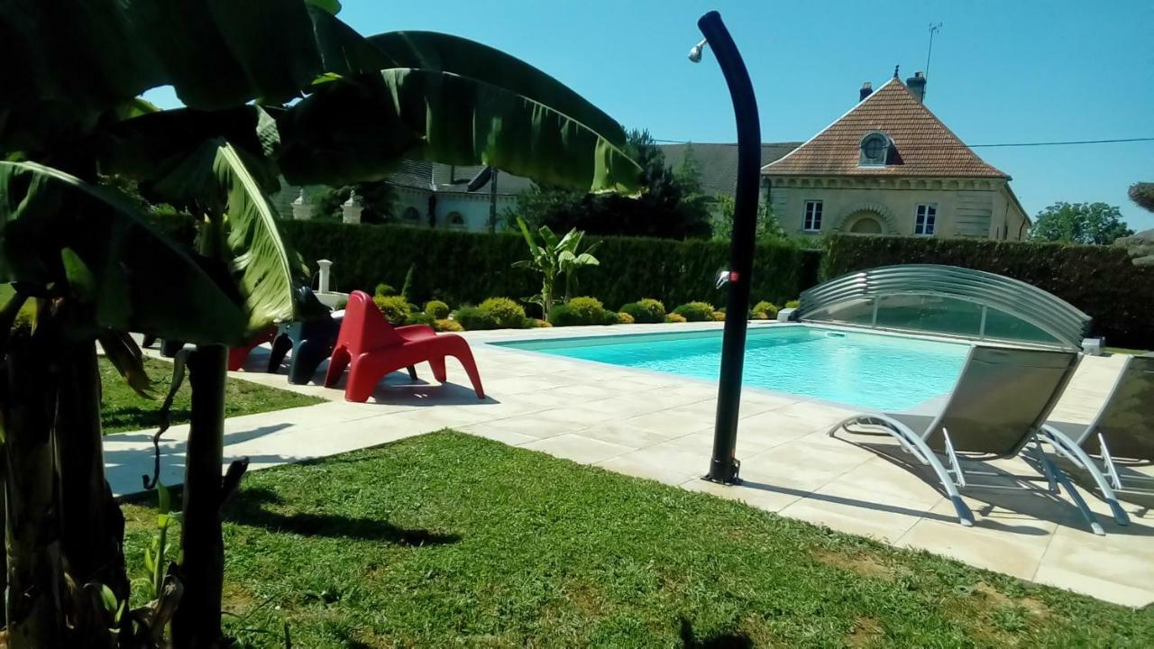Le Domaine Des Papillons Hotell Beaujeu-Saint-Vallier-et-Pierrejux Exteriör bild
