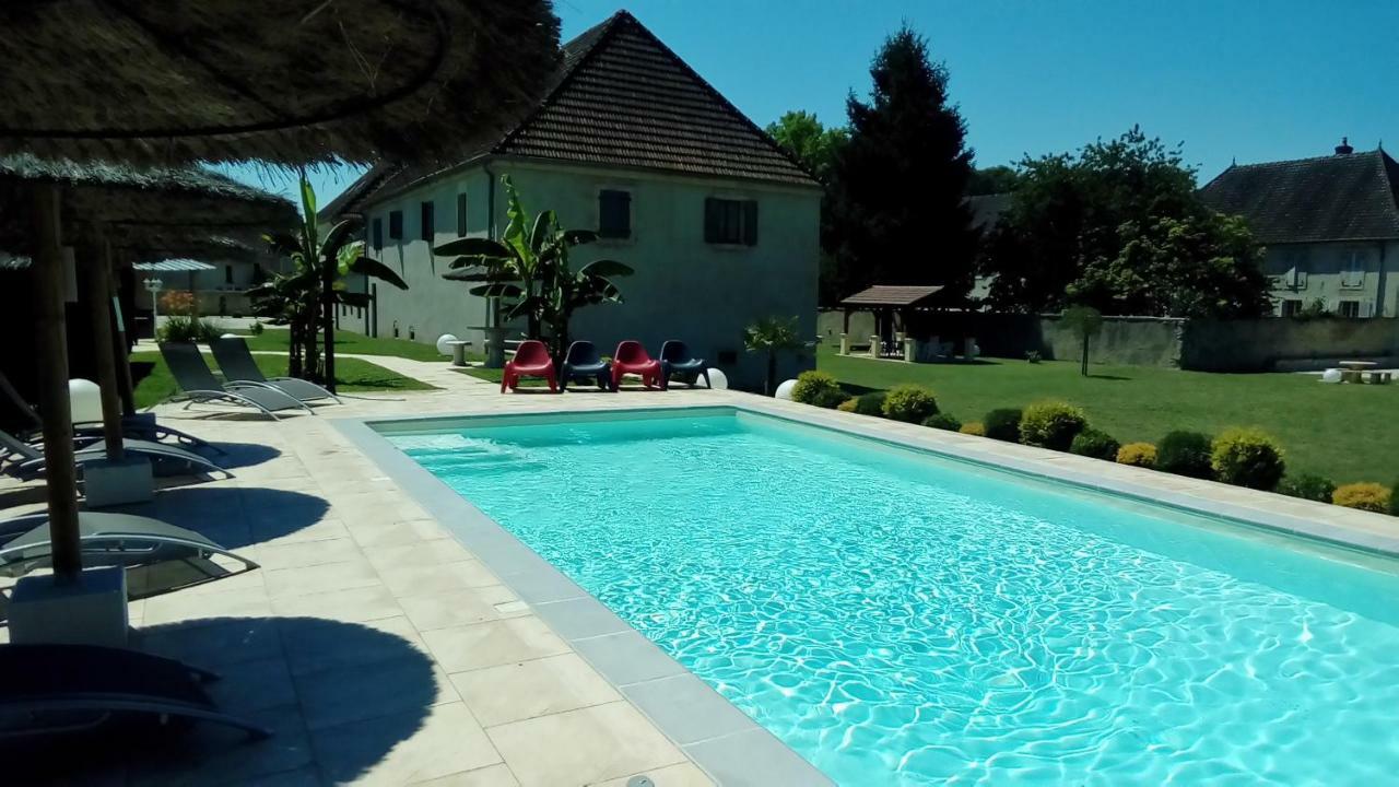 Le Domaine Des Papillons Hotell Beaujeu-Saint-Vallier-et-Pierrejux Exteriör bild